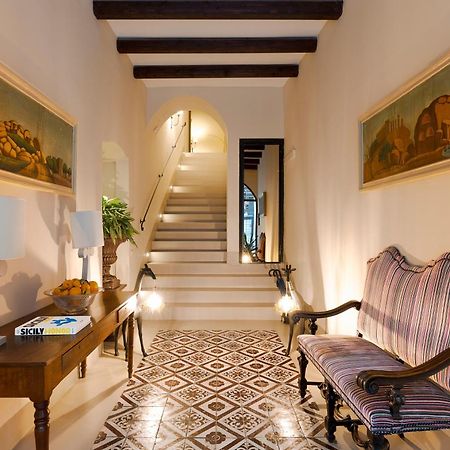 Palazzo Arone Dei Baroni Di Valentino 호텔 팔레르모 외부 사진
