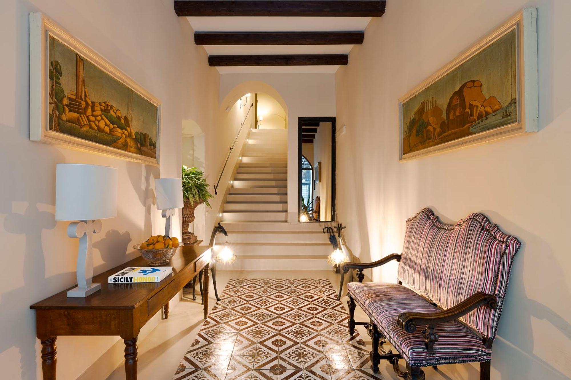 Palazzo Arone Dei Baroni Di Valentino 호텔 팔레르모 외부 사진
